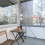2br At Downtown With Balcony - Great Location アパート