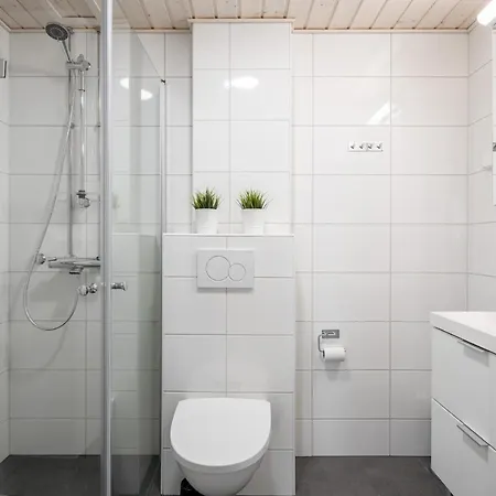 Modern 2br With Balcony & Location Lägenhet