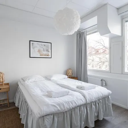 Modern 2br With Balcony & Location Τάμπερε