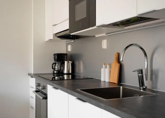 2br At Downtown With Balcony - Great Location شقة