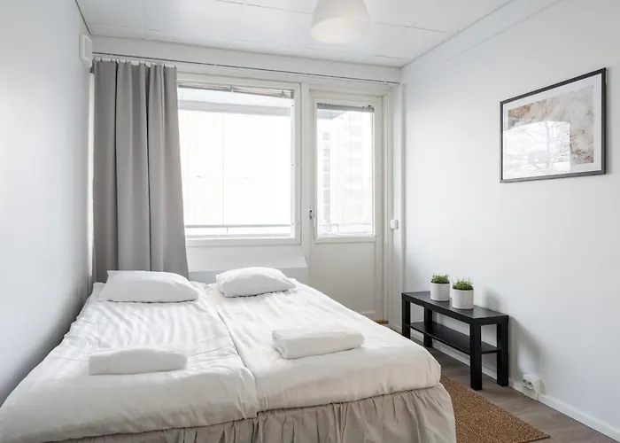 2br At Downtown With Balcony - Great Location * Tampere