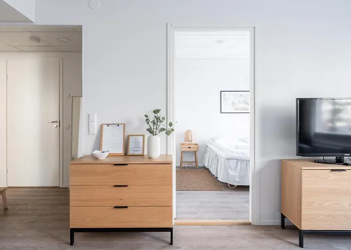 2br At Downtown With Balcony - Great Location *