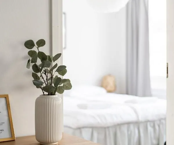 2br At Downtown With Balcony - Great Location